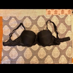 2/$15 Victoria’s Secret 34DD Bra